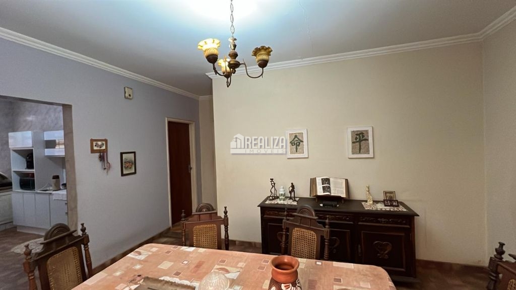 Casa de 3 quartos, 200m² no bairro Bom Retiro, em Uberaba | Eu Corretor