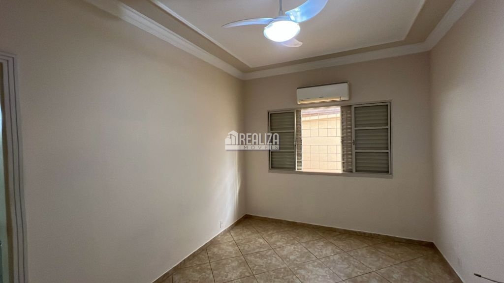 Casa, 5 quartos, 214 m² - Foto 4