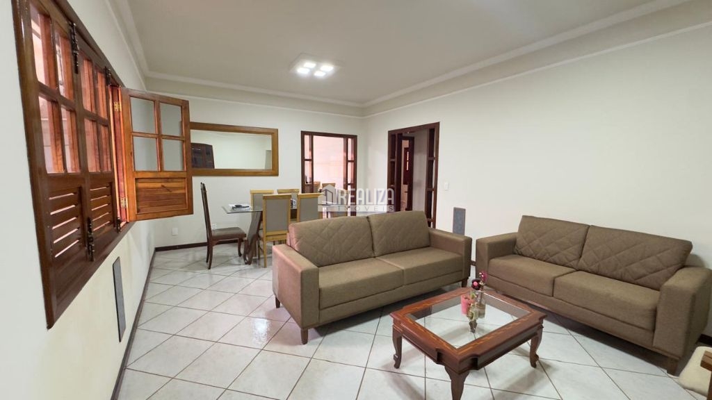 Casa, 3 quartos, 180 m² - Foto 2