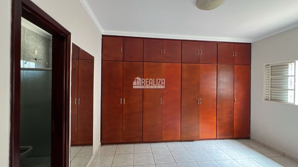 Casa, 3 quartos, 216 m² - Foto 4