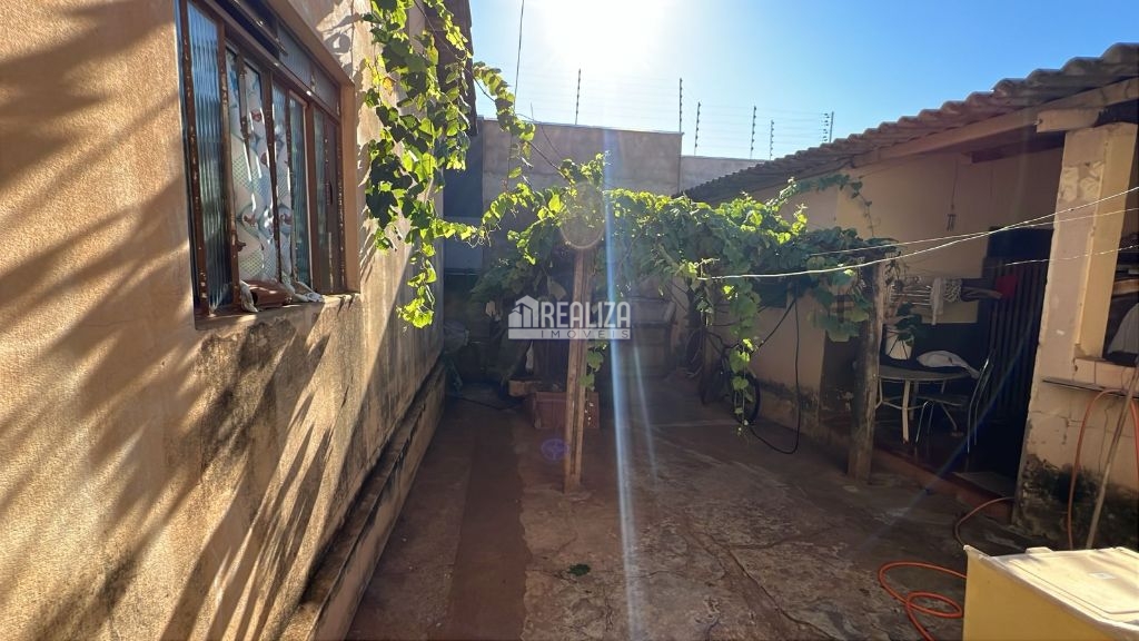 Casa, 4 quartos, 155 m² - Foto 1