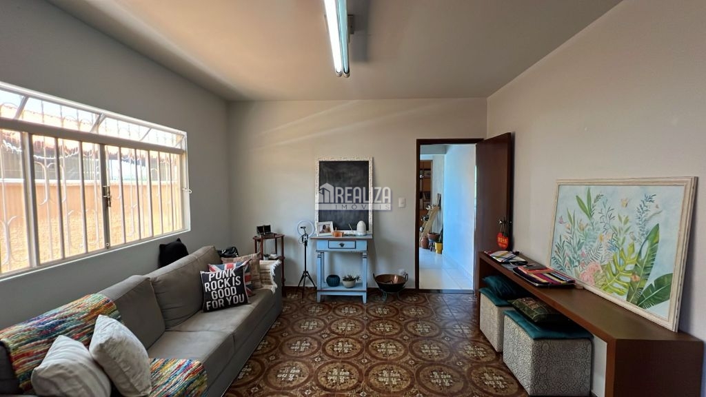 Casa, 3 quartos, 162 m² - Foto 1