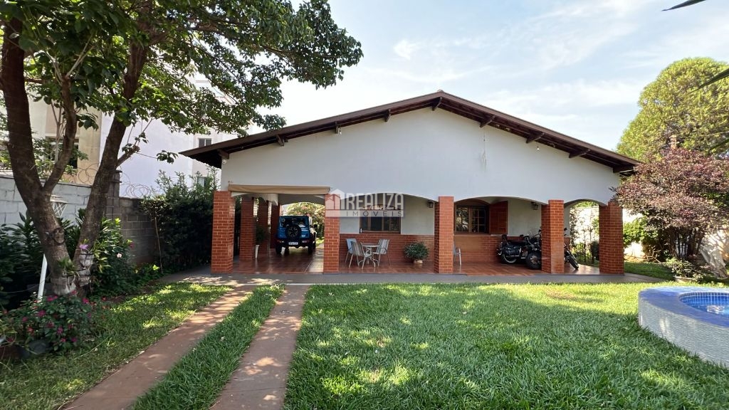 Casa, 4 quartos, 286 m² - Foto 1