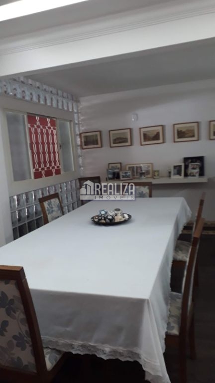 Casa, 5 quartos, 218 m² - Foto 2