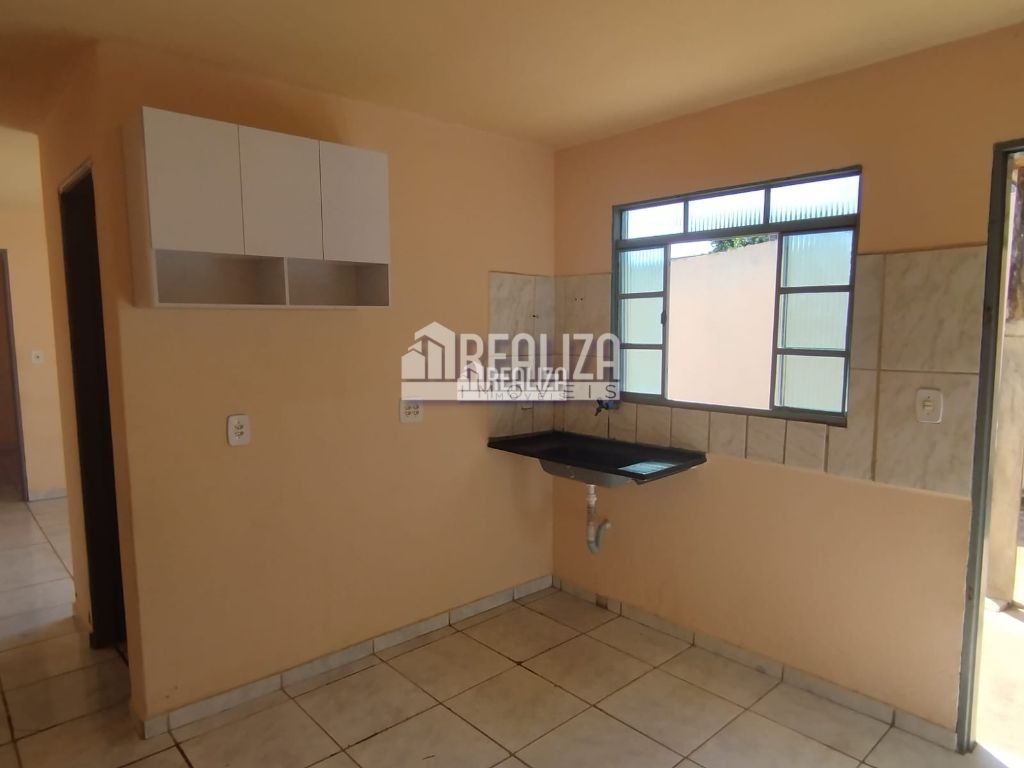 Casa, 2 quartos, 80 m² - Foto 1