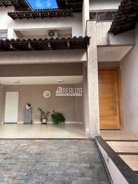 Sobrado, 4 quartos, 335 m² - Foto 1