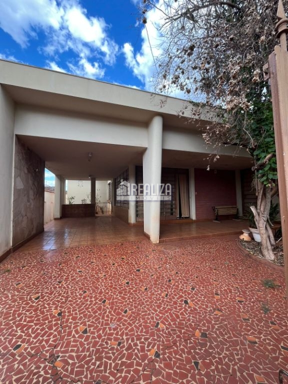 Casa, 3 quartos, 376 m² - Foto 1