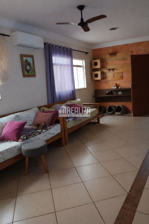 Casa, 3 quartos, 252 m² - Foto 1