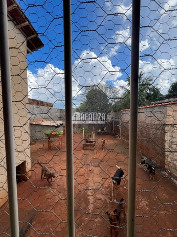 Casa, 3 quartos, 252 m² - Foto 17