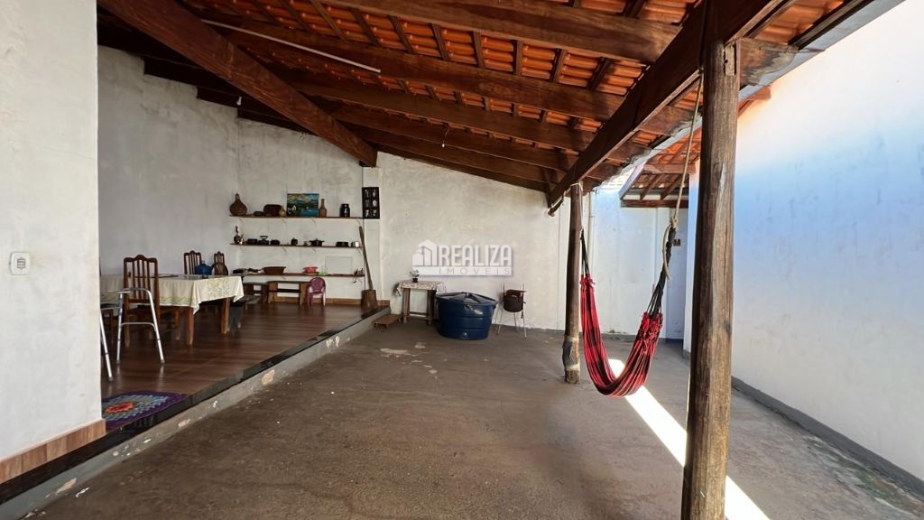 Casa, 4 quartos, 211 m² - Foto 2