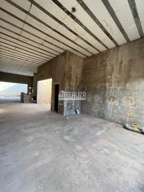 Casa, 4 quartos, 235 m² - Foto 2