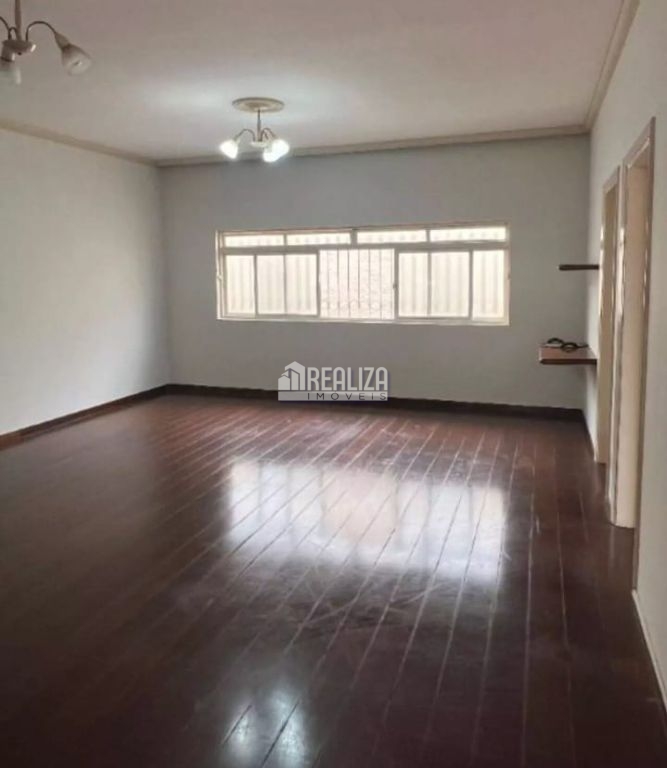 Casa, 3 quartos, 270 m² - Foto 4