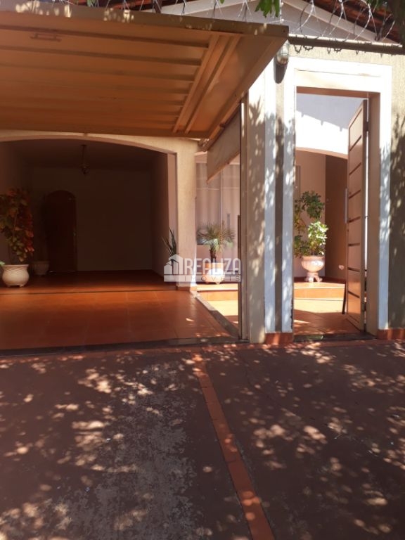 Casa, 3 quartos, 177 m² - Foto 1