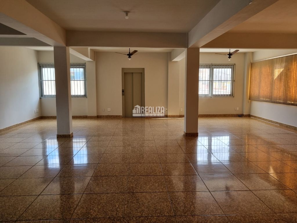 Loja-Salão, 330 m² - Foto 1