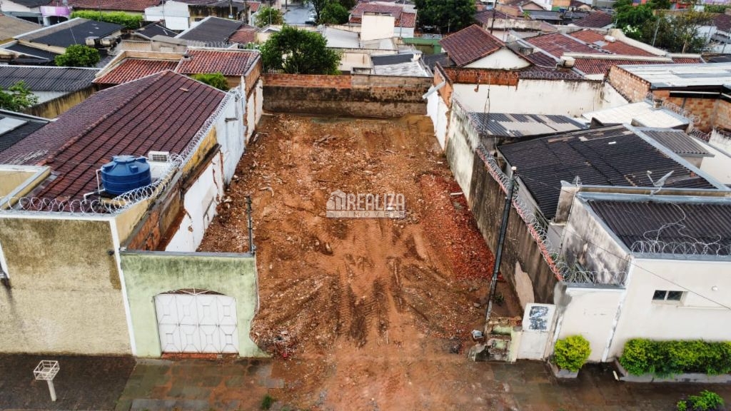 Terreno, 301 m² - Foto 1