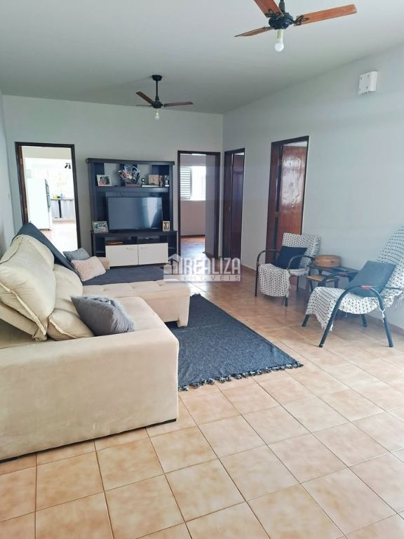 Casa, 5 quartos, 212 m² - Foto 2