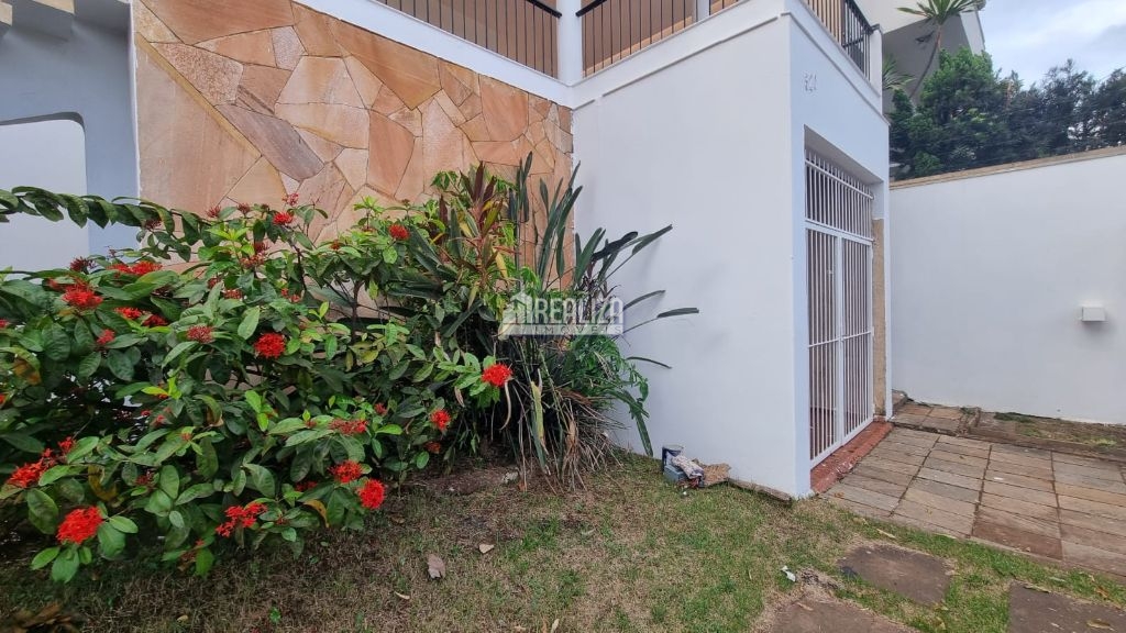 Casa, 4 quartos, 358 m² - Foto 2