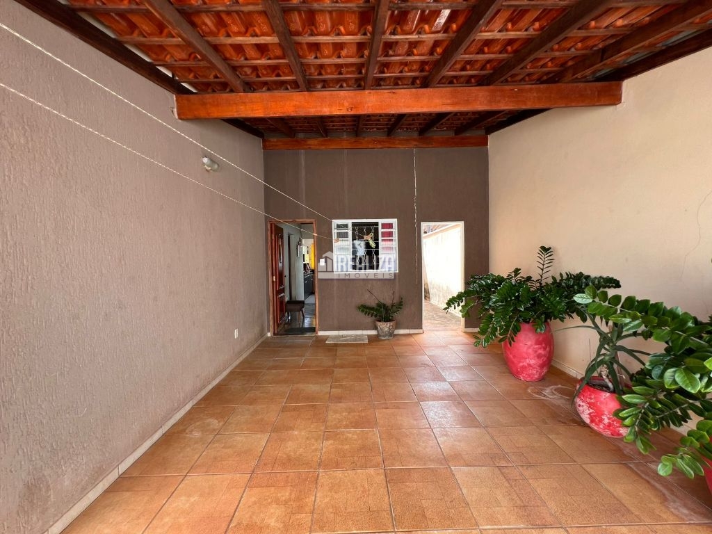 Casa, 4 quartos, 133 m² - Foto 1