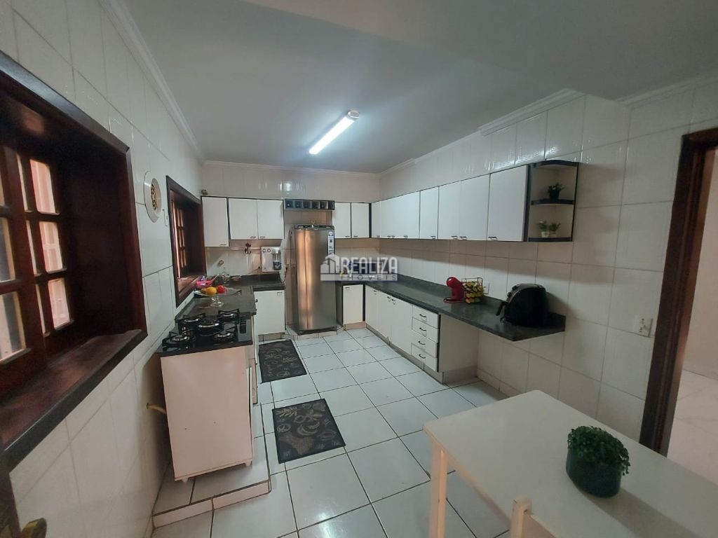 Casa, 4 quartos, 300 m² - Foto 14