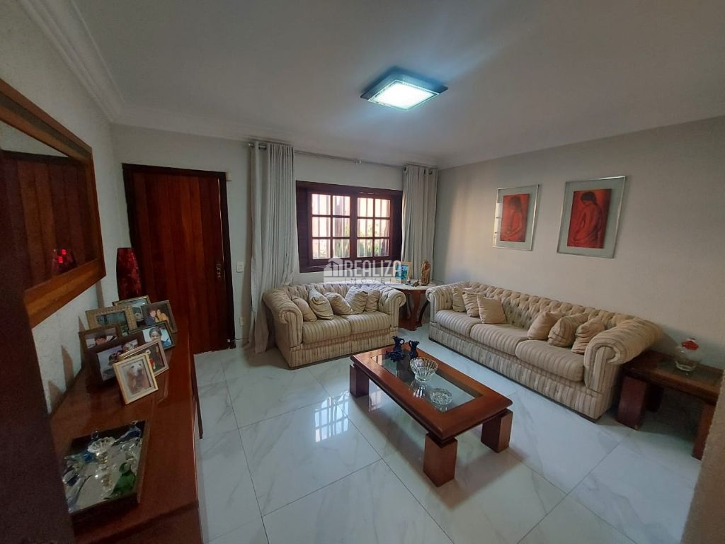 Casa, 4 quartos, 300 m² - Foto 1