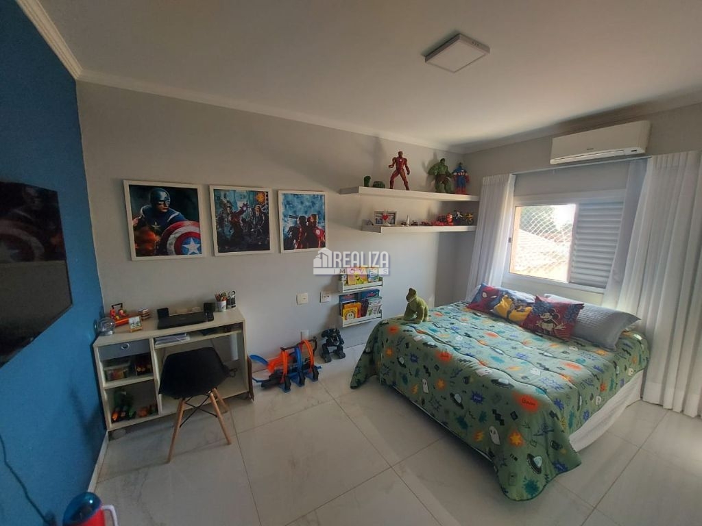 Casa, 4 quartos, 300 m² - Foto 2