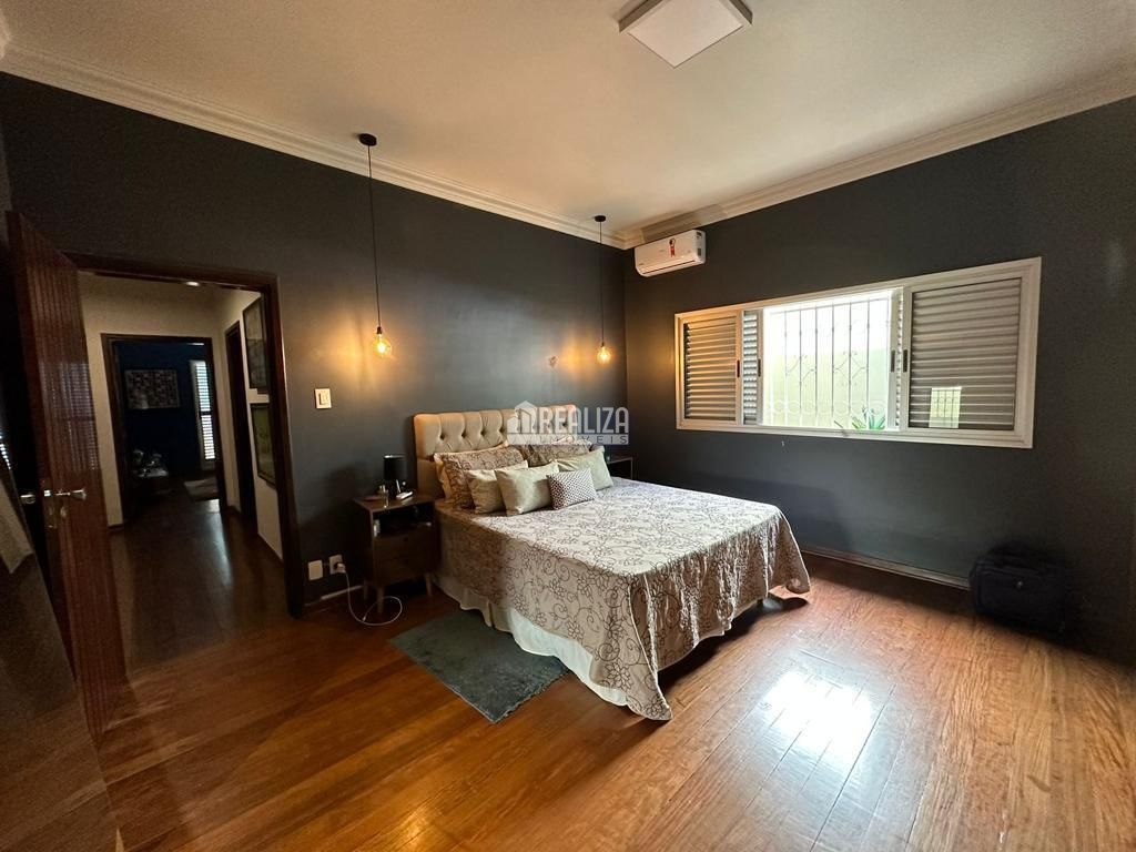 Casa, 4 quartos, 390 m² - Foto 2