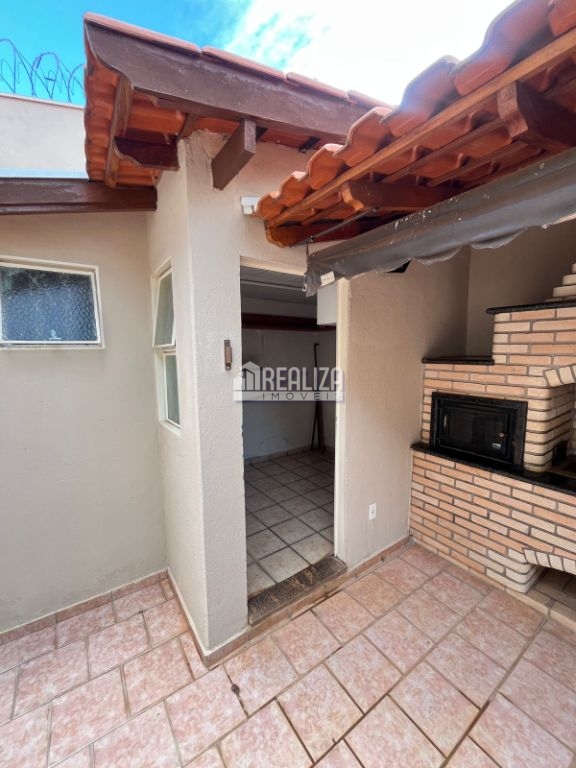 Casa, 4 quartos, 162 m² - Foto 2