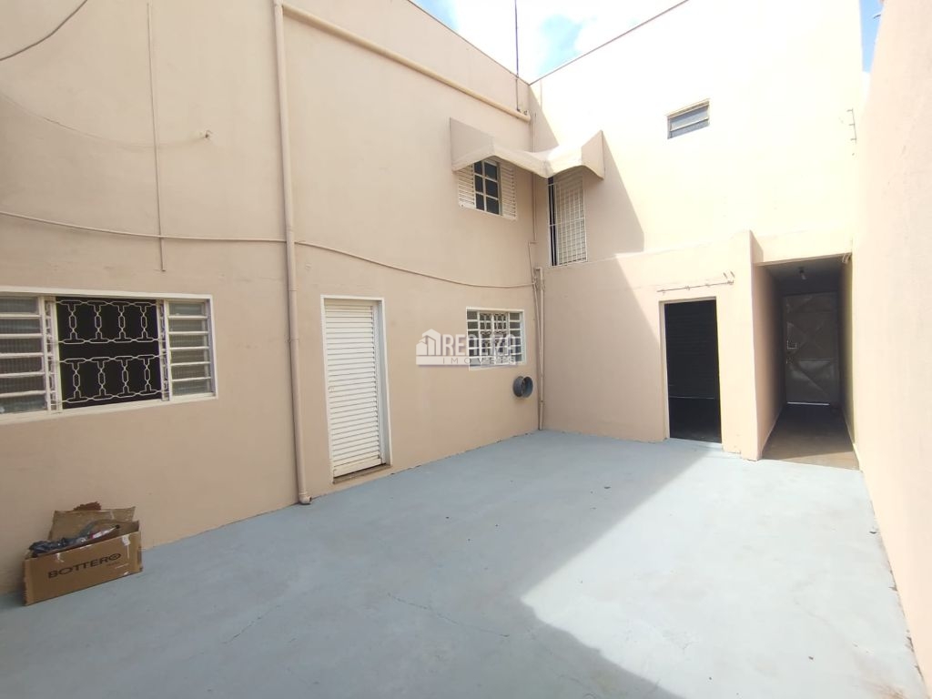 Casa, 5 quartos, 214 m² - Foto 3