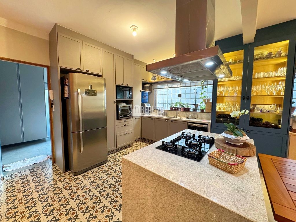 Casa, 3 quartos, 270 m² - Foto 2