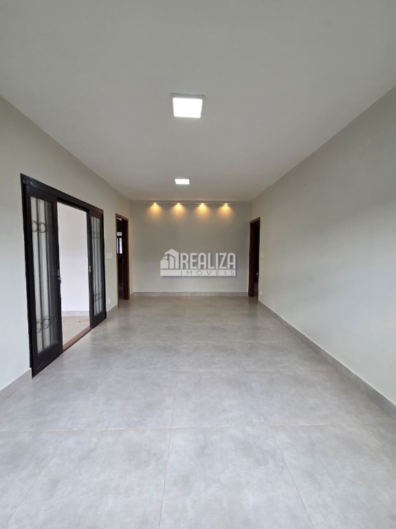 Casa, 4 quartos, 159 m² - Foto 1
