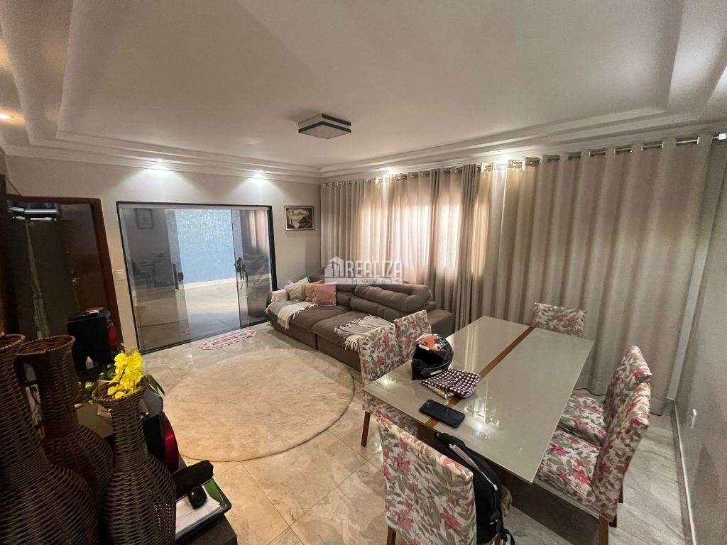 Casa, 3 quartos, 164 m² - Foto 2