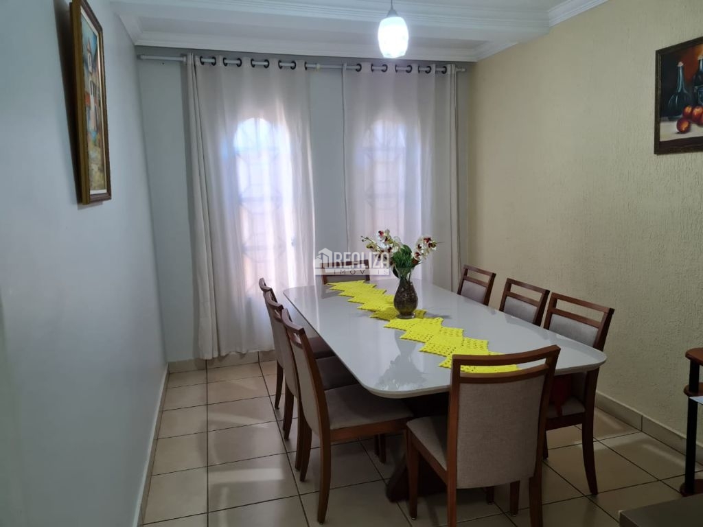 Casa, 3 quartos, 134 m² - Foto 1