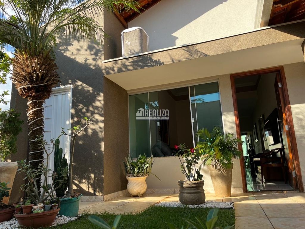 Casa, 4 quartos, 160 m² - Foto 1