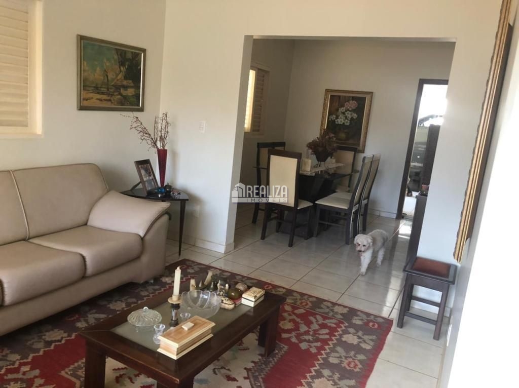 Casa, 2 quartos, 240 m² - Foto 2