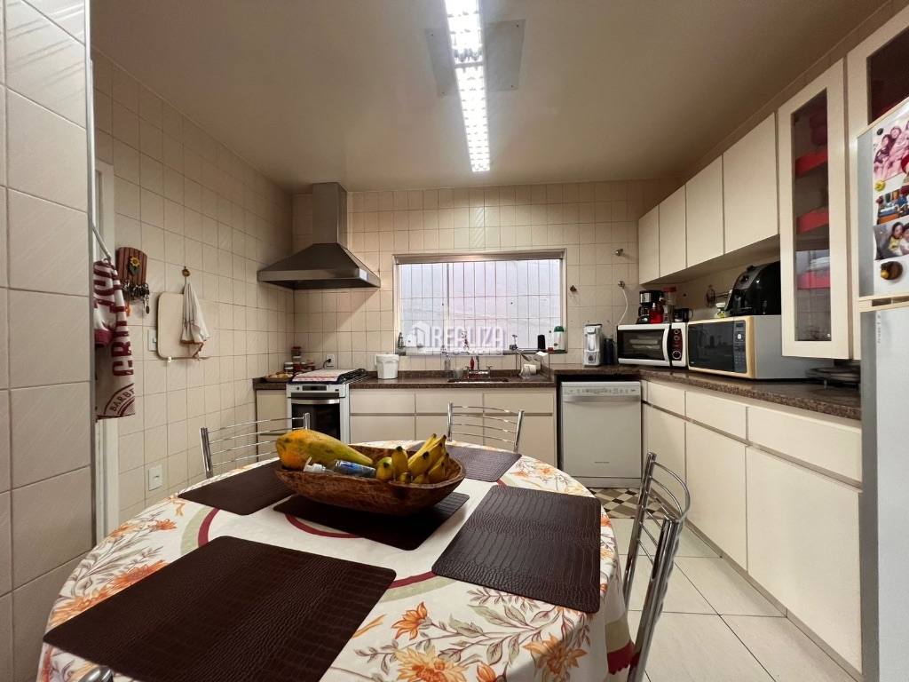 Casa, 5 quartos, 330 m² - Foto 22