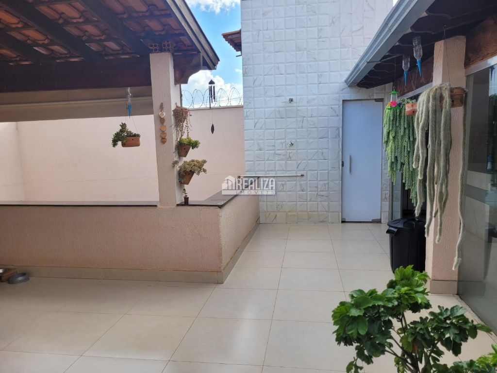 Casa, 3 quartos, 250 m² - Foto 27