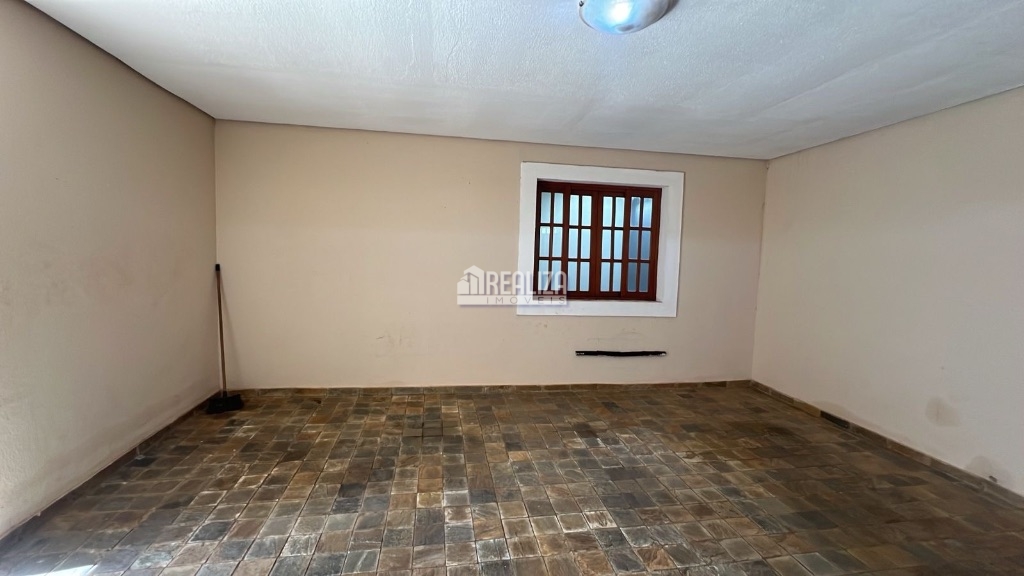 Casa, 4 quartos, 252 m² - Foto 2