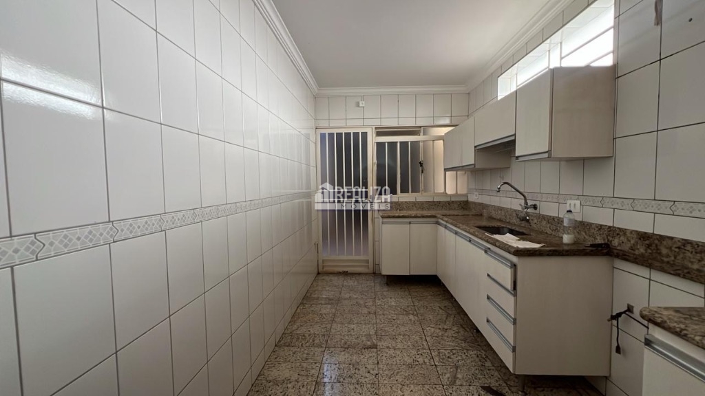 Casa, 4 quartos, 252 m² - Foto 3