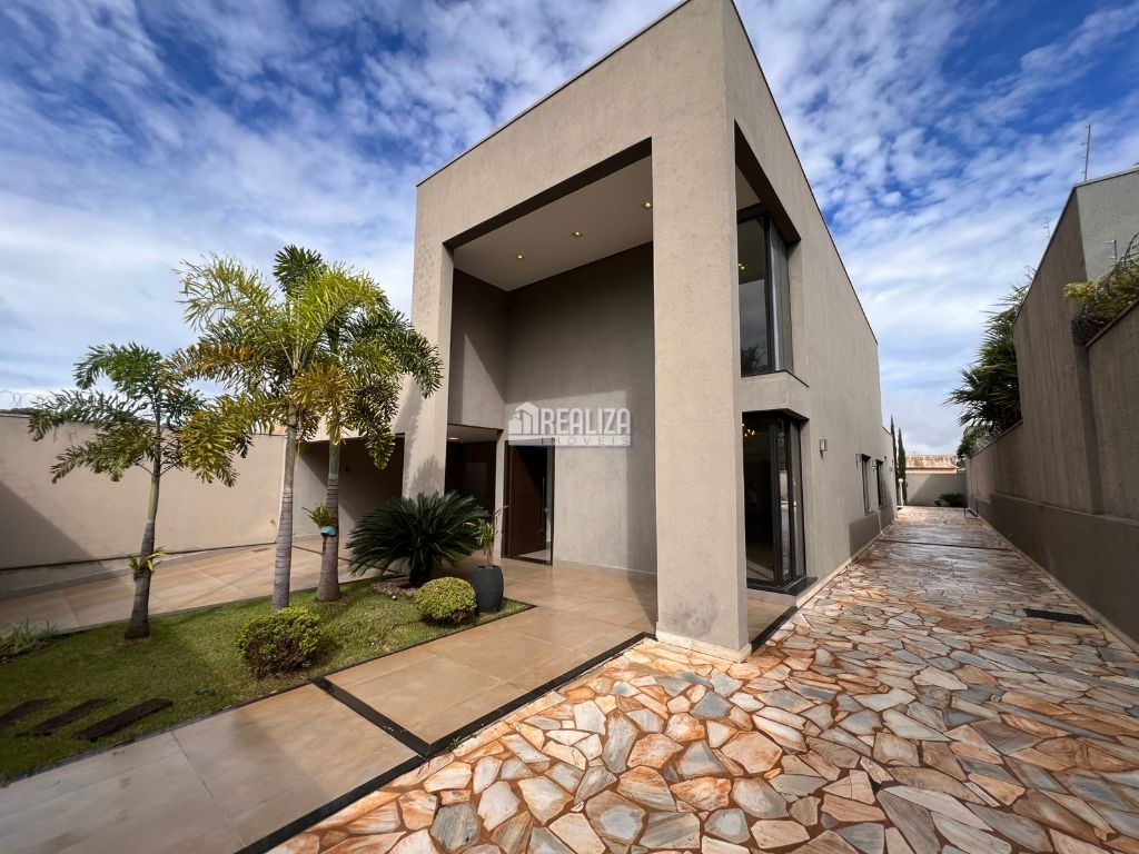 Casa, 4 quartos, 318 m² - Foto 1