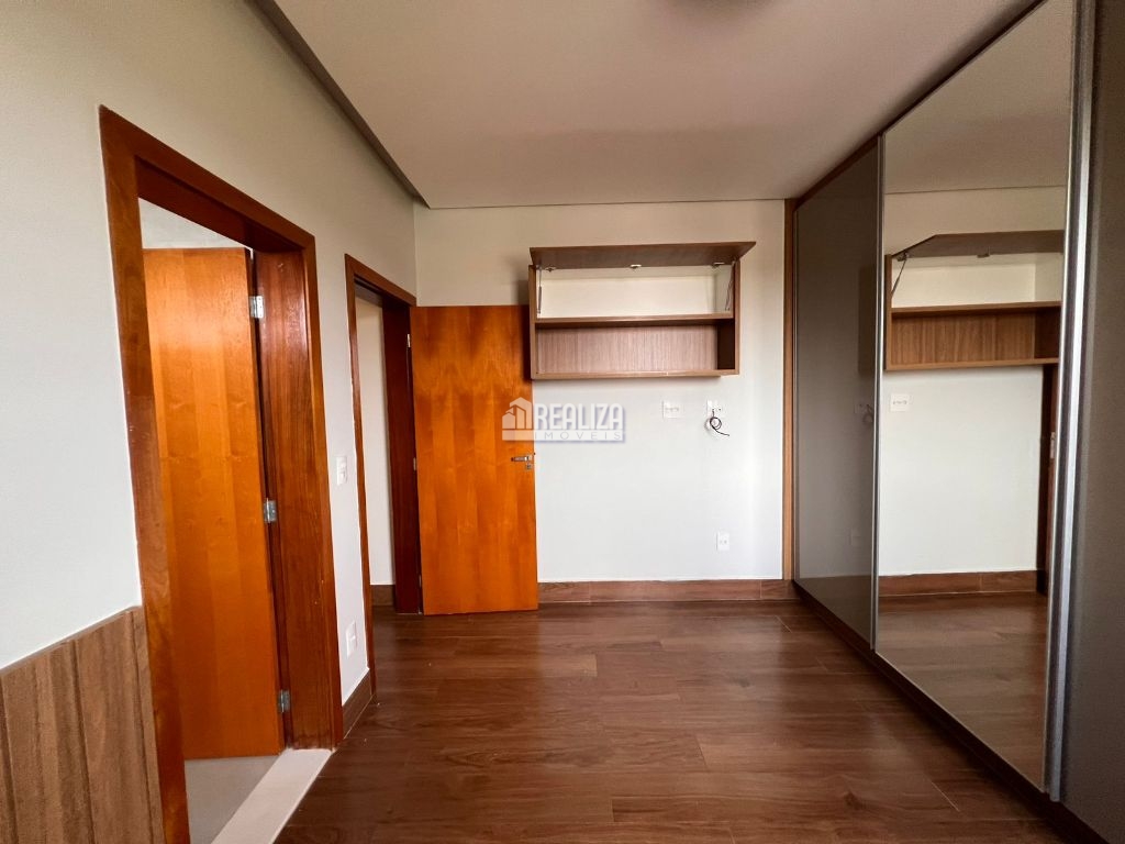 Casa, 4 quartos, 318 m² - Foto 31