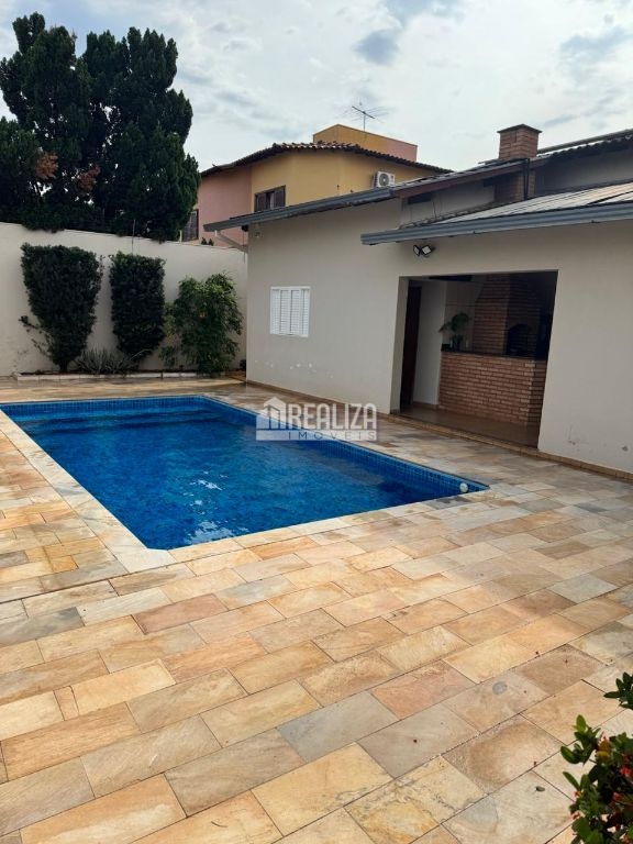 Casa, 4 quartos, 280 m² - Foto 1