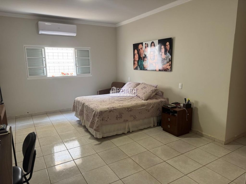 Casa, 4 quartos, 280 m² - Foto 23