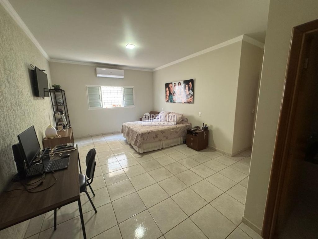 Casa, 4 quartos, 280 m² - Foto 19