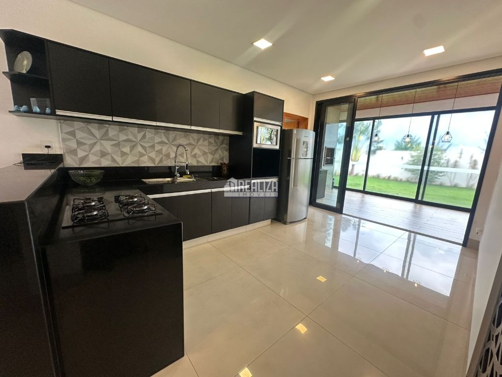 Casa, 3 quartos, 214 m² - Foto 3