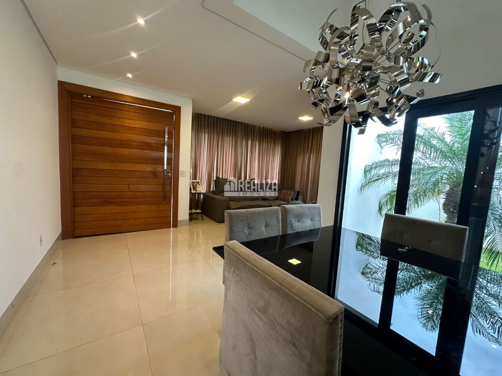 Casa, 3 quartos, 214 m² - Foto 1