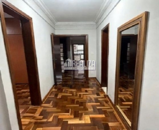 Casa, 3 quartos, 228 m² - Foto 4