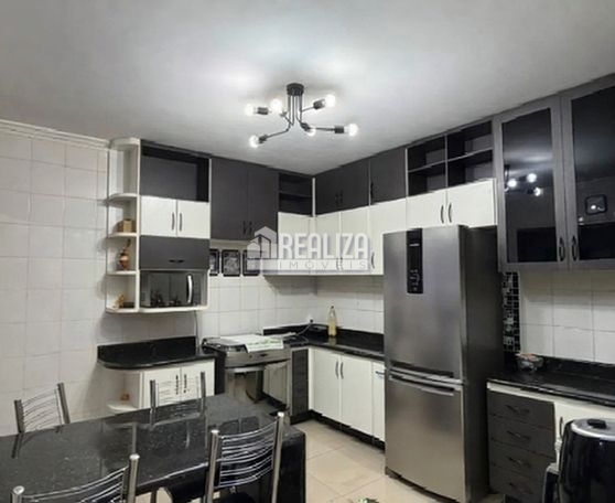 Casa, 3 quartos, 228 m² - Foto 3