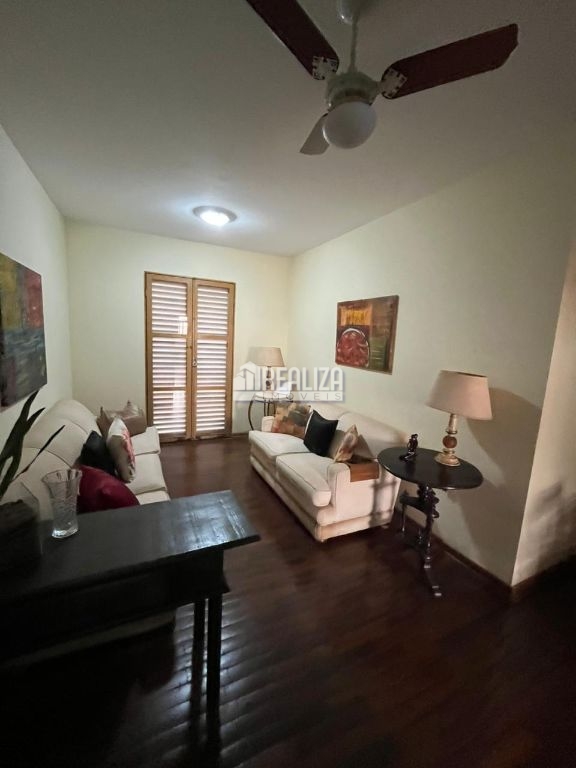 Apartamento, 3 quartos, 200 m² - Foto 1
