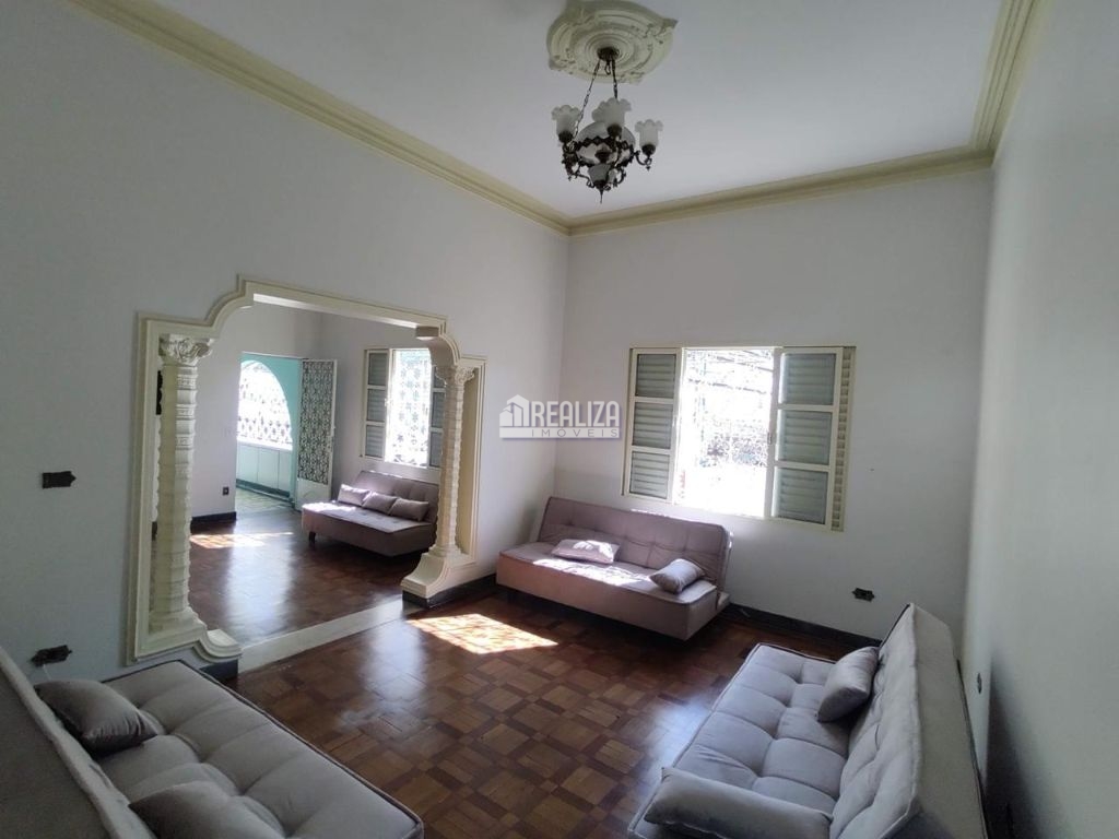 Casa, 6 quartos, 322 m² - Foto 2