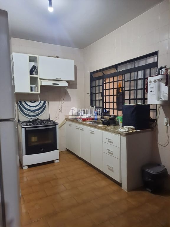 Casa, 3 quartos, 218 m² - Foto 8